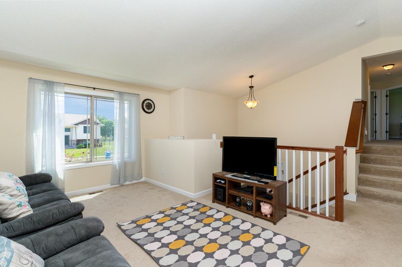 37940 Gerald Ave, North Branch, MN 55056