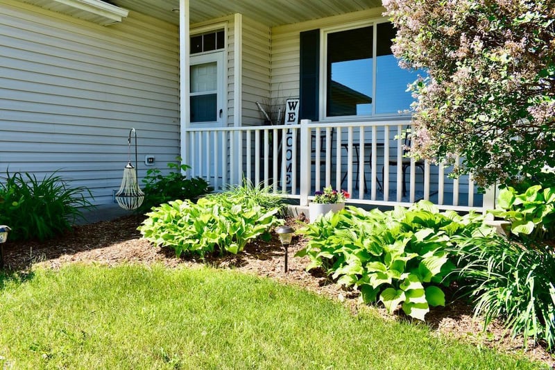 130 Red School Ln, Kellogg, MN 55945