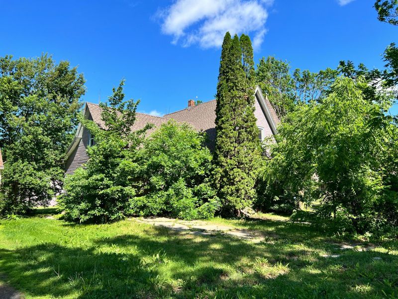 302 3rd St S, Raymond, MN 56282