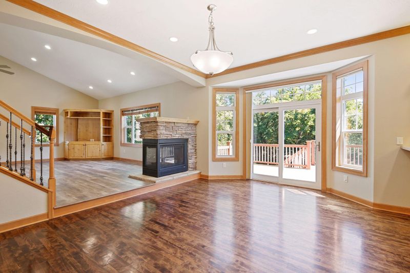 761 Oday Dr, Jordan, MN 55352