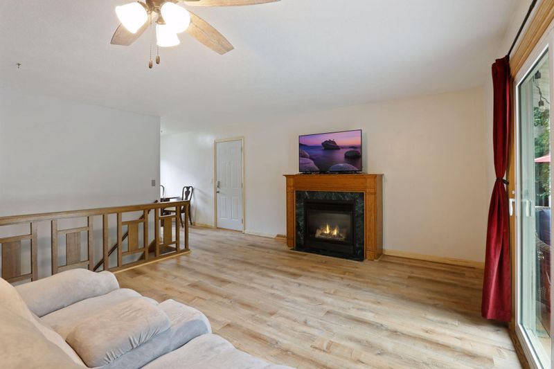 112008 Warner Cir, Chaska, MN 55318