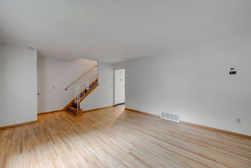 1351 Etna St, Saint Paul, MN 55106