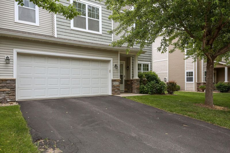 2614 Vierling Dr E, Shakopee, MN 55379