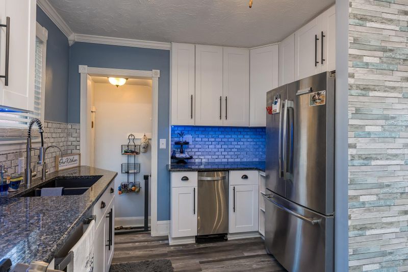 212 2nd Ave NE, Fairfax, MN 55332