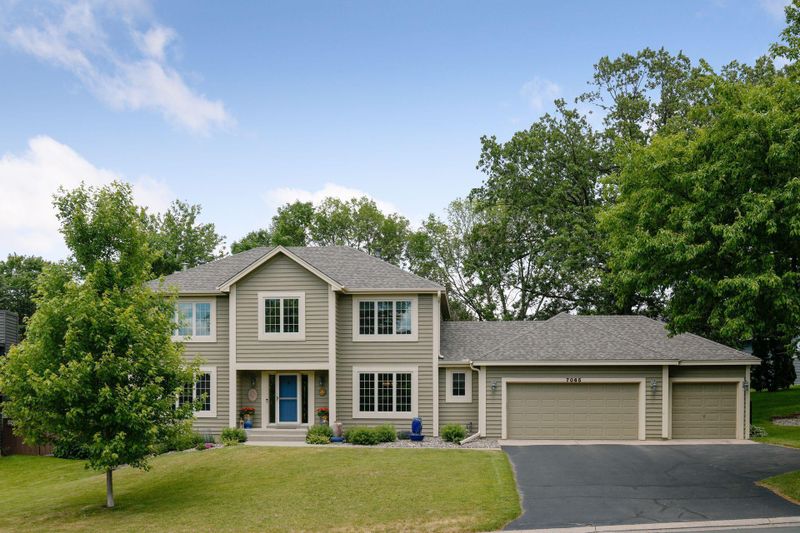 7065 Upper 136th St W, Apple Valley, MN 55124
