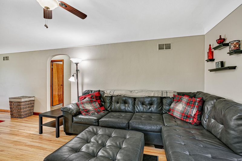 604 5th Ave W, Shakopee, MN 55379