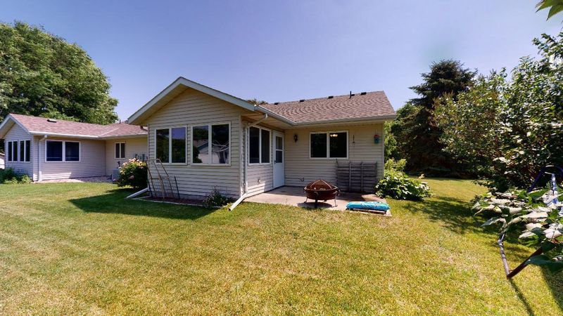 514 Portland Dr SW, Willmar, MN 56201