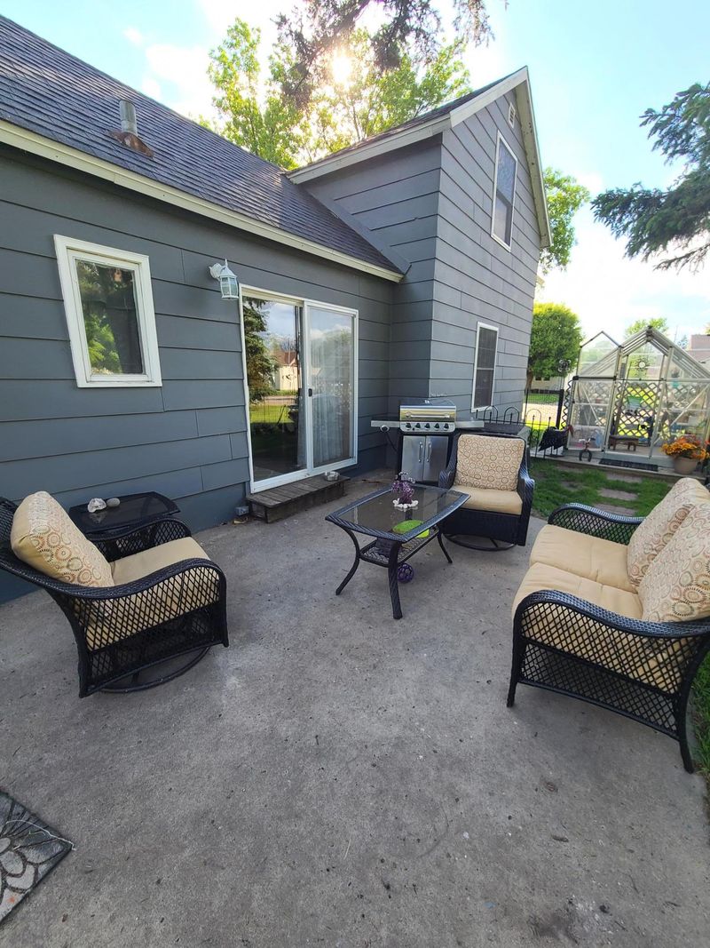 356 4th Ave NW, Perham, MN 56573