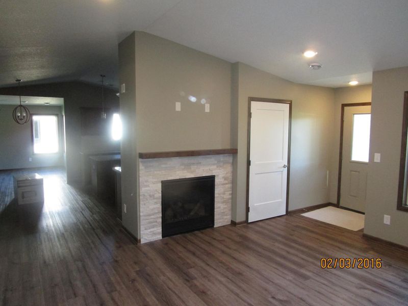 415 7th St SW, Pine Island, MN 55963