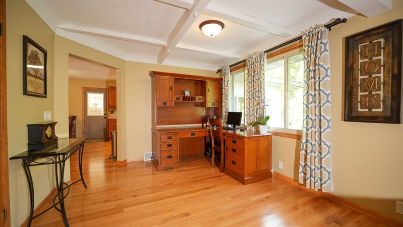 515 Larson St SW, Hutchinson, MN 55350