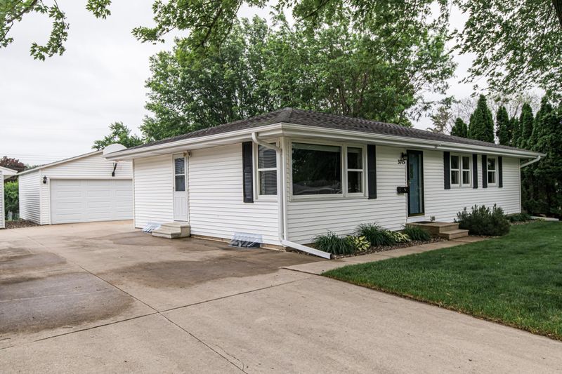 3715 3rd Pl NW, Rochester, MN 55901