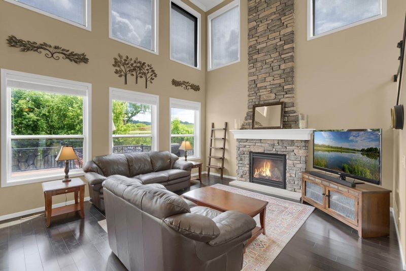 1998 River Bluff Ct, Shakopee, MN 55379