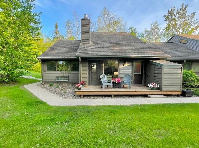 316 Quadna Mountain Rd, Hill City, MN 55748