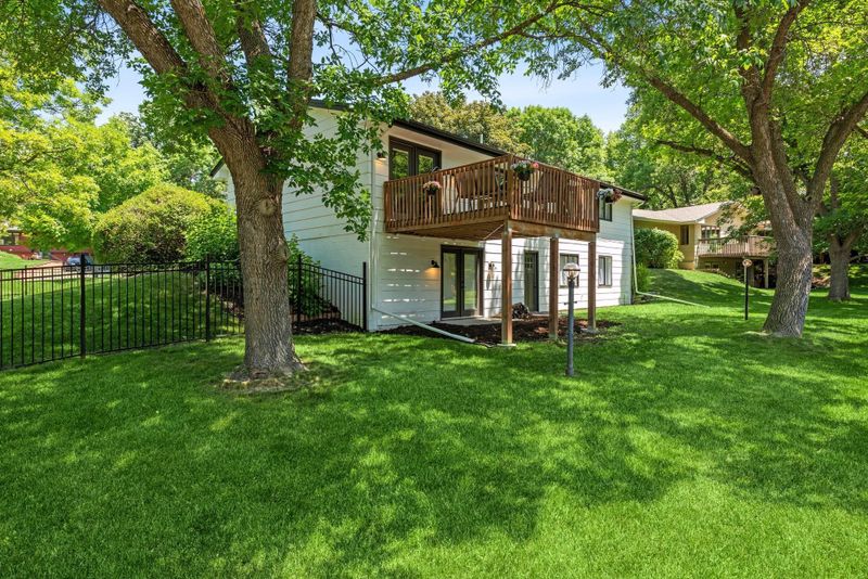 6930 Crest Dr, Maple Grove, MN 55311