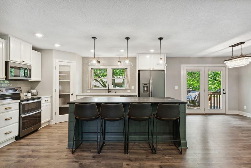 6930 Crest Dr, Maple Grove, MN 55311