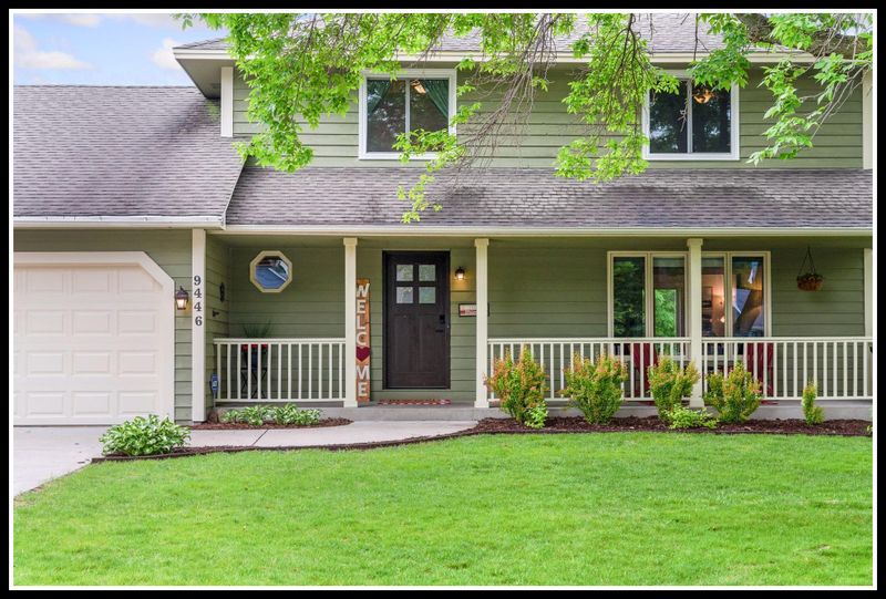 9446 Annapolis Ln N, Maple Grove, MN 55369