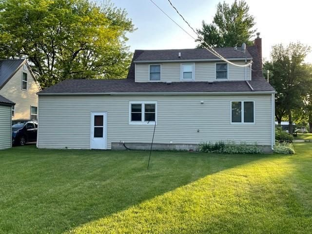 750 7th St, Walnut Grove, MN 56180