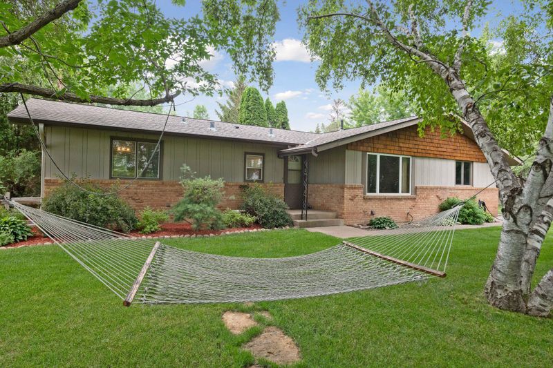 3670 Edgehill Rd, Chaska, MN 55318