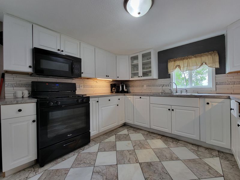 3224 Velvet St, Hinckley, MN 55037