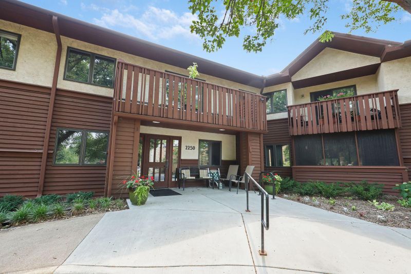 2250 Luther Pl #204, Saint Paul, MN 55108