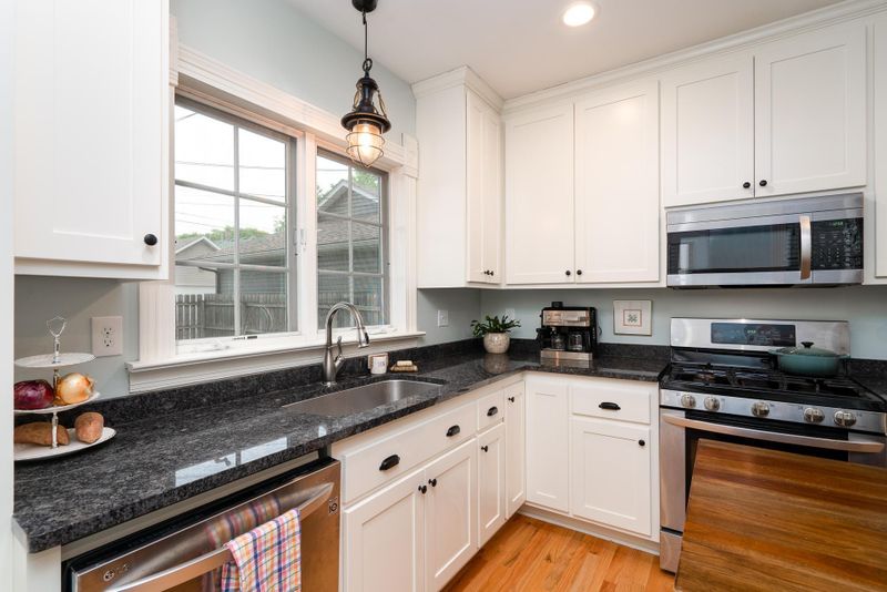650 Jackson St NE, Minneapolis, MN 55413