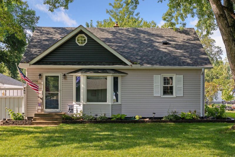 1770 Hillview Rd, Shoreview, MN 55126