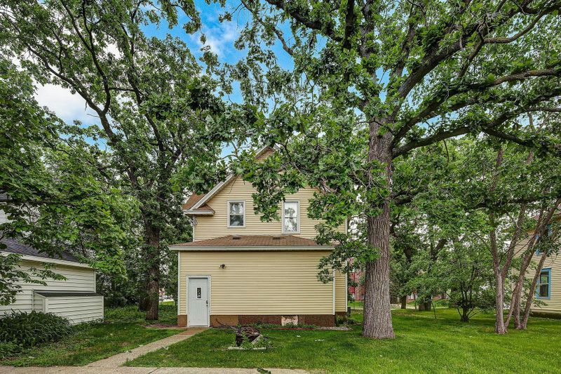 905 6th Avenue S, Saint Cloud, MN 56301