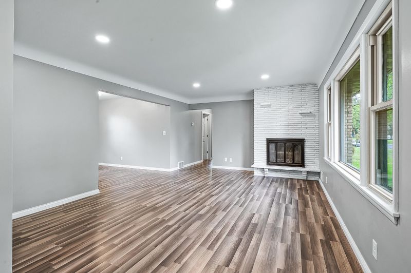 5132 Drew Ave N, Brooklyn Center, MN 55429