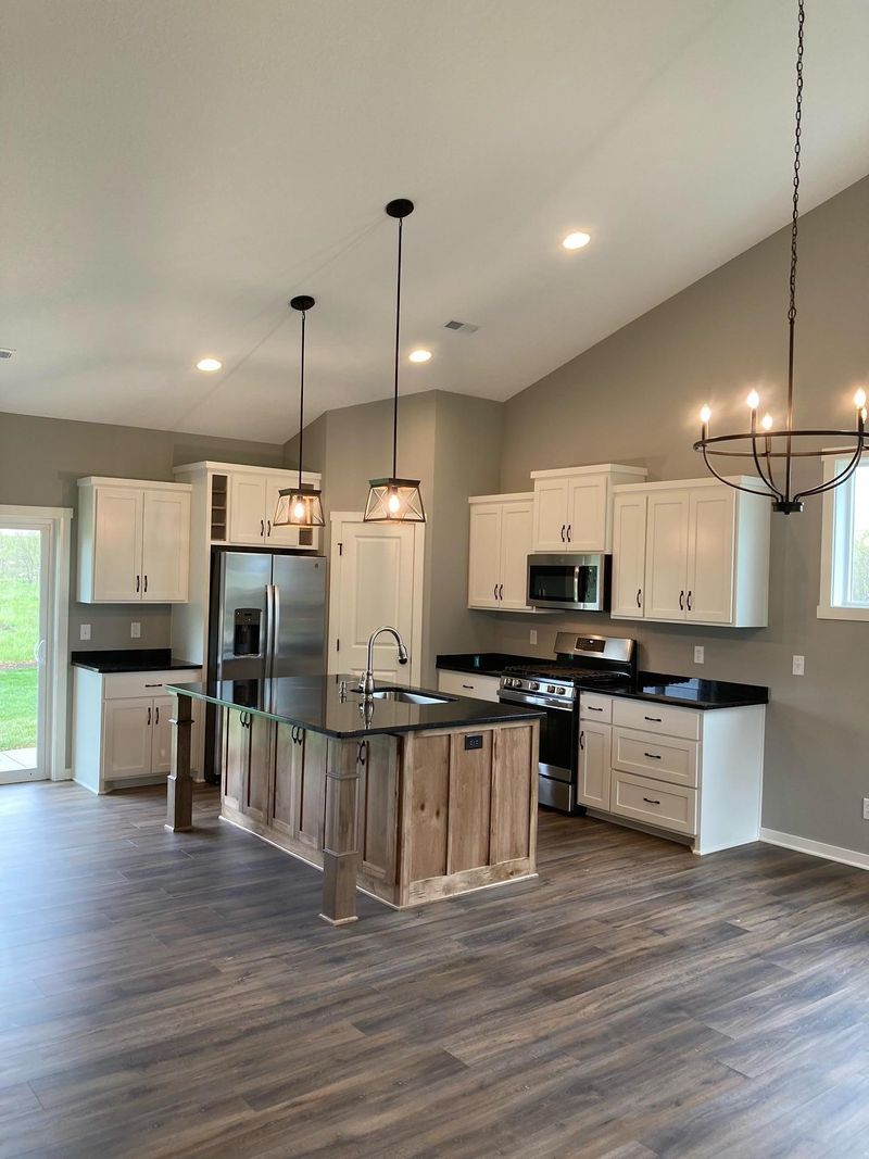 2502 Jewel St, Saint Augusta, MN 56301