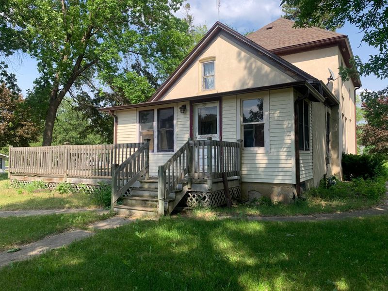 504 S 11th St, Olivia, MN 56277