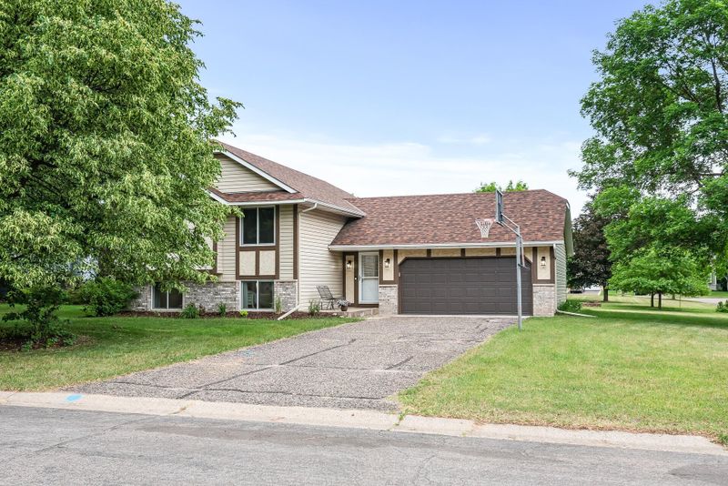 209 126th Ave NW, Coon Rapids, MN 55448