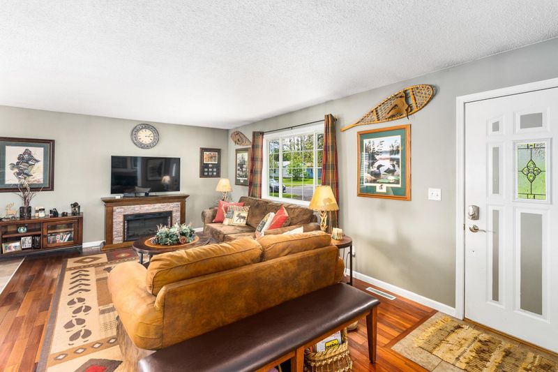 13 James Rd, Silver Bay, MN 55614