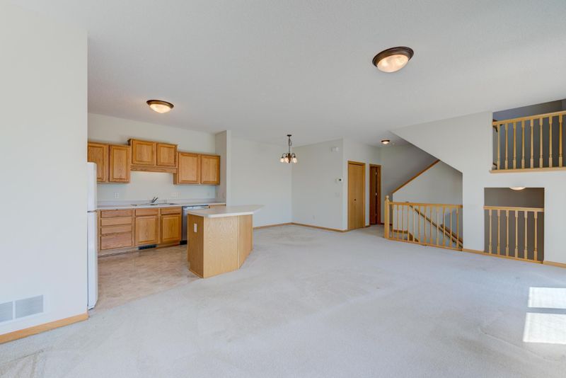 20003 Heritage Dr, Lakeville, MN 55044