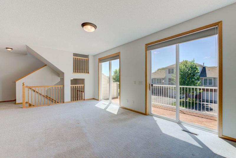 20003 Heritage Dr, Lakeville, MN 55044