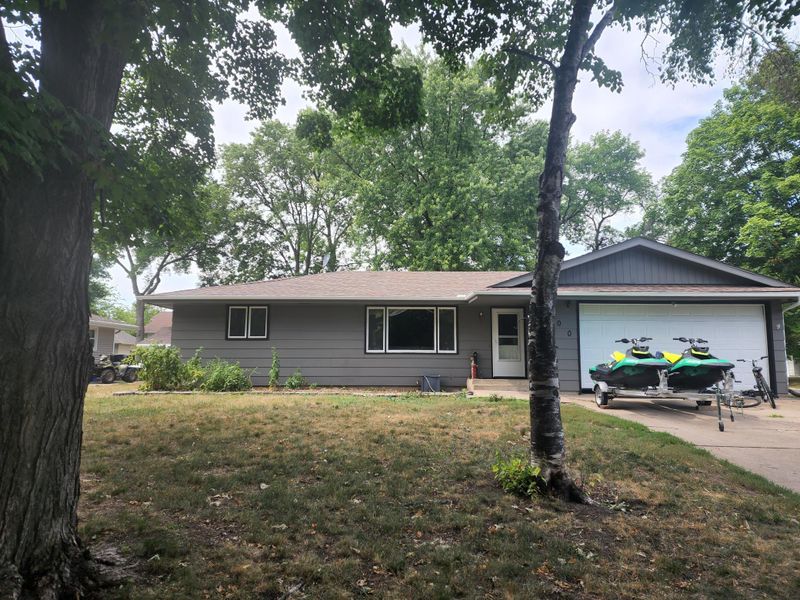 700 Goebel St SW, Hutchinson, MN 55350