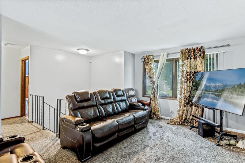 471 Nebraska Ave E, Saint Paul, MN 55130