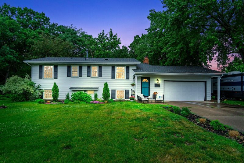 356 Walnut Ln, Apple Valley, MN 55124