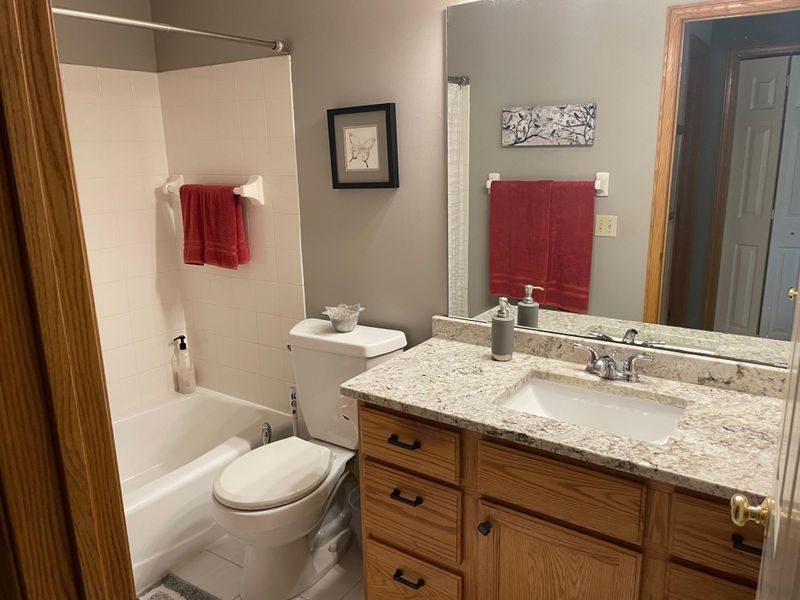1217 Birch Pond Trl, White Bear Lake, MN 55110