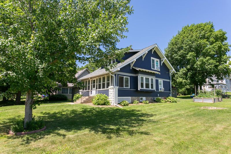 626 W Old West Main St, Ellsworth, WI 54011