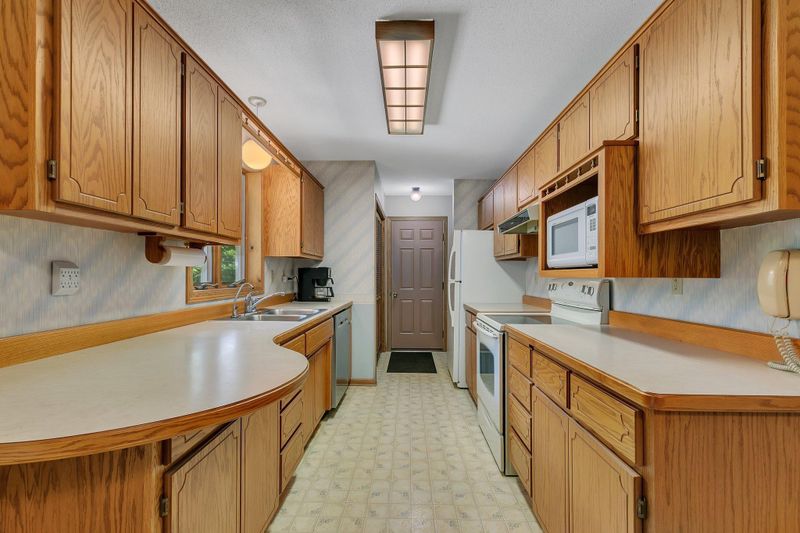 15950 64th St, Becker, MN 55308