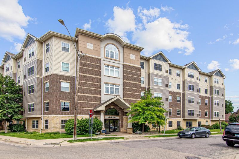 4824 E 53rd St #207, Minneapolis, MN 55417