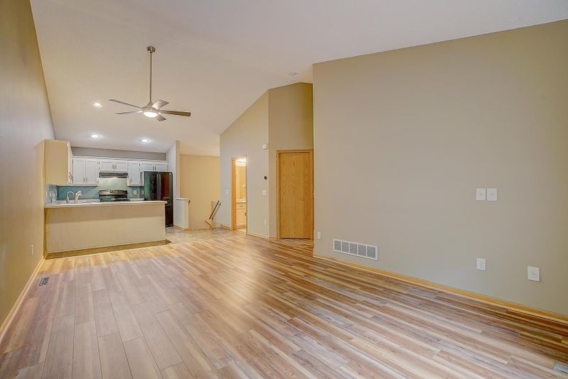 6336 Cavell Ct, Brooklyn Park, MN 55428