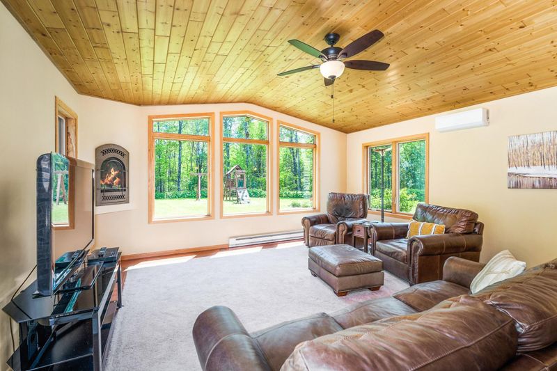 5915 N Tischer Rd, Duluth, MN 55804