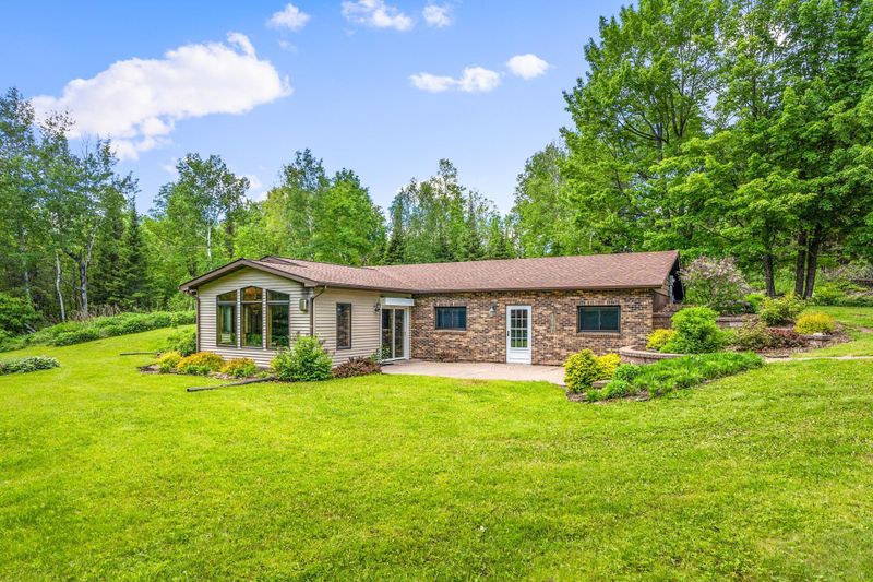 5915 N Tischer Rd, Duluth, MN 55804
