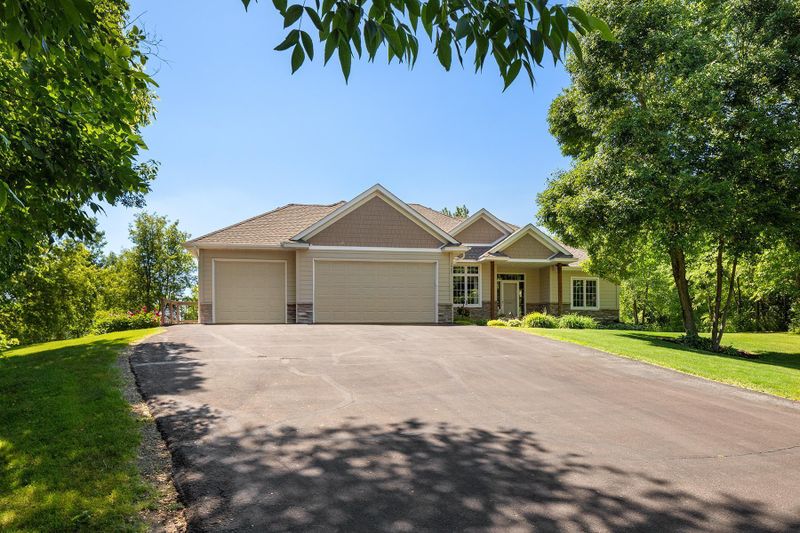 7505 Mark St, Loretto, MN 55357