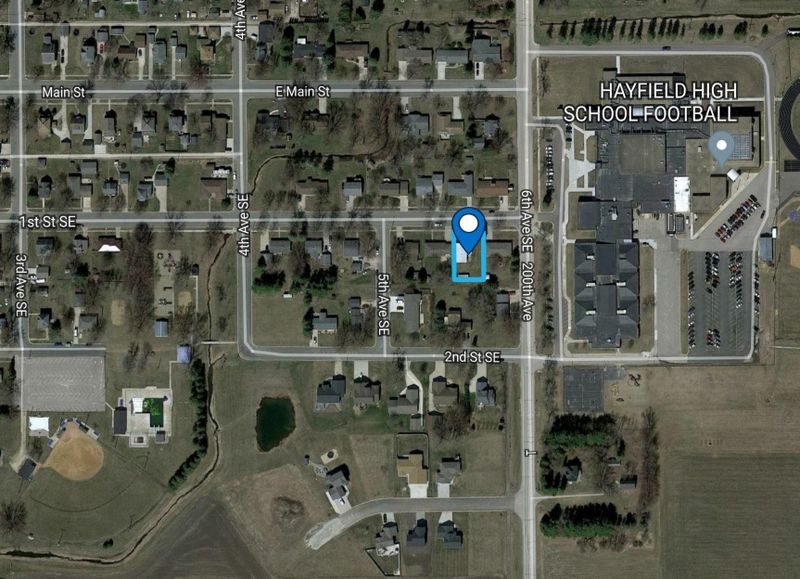 507 1st St SE, Hayfield, MN 55940