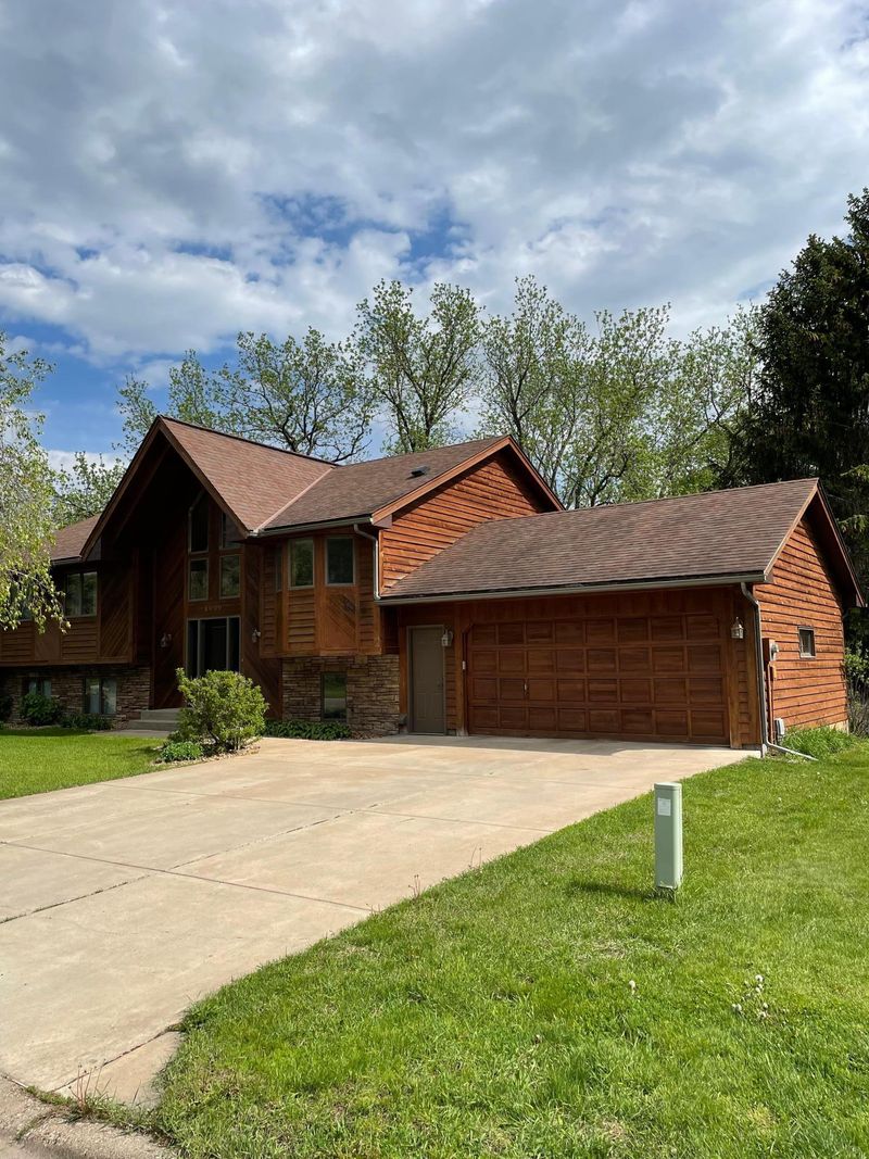 2000 10th St, White Bear Lake, MN 55110