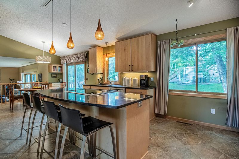 8104 Lawndale Ln N, Maple Grove, MN 55311