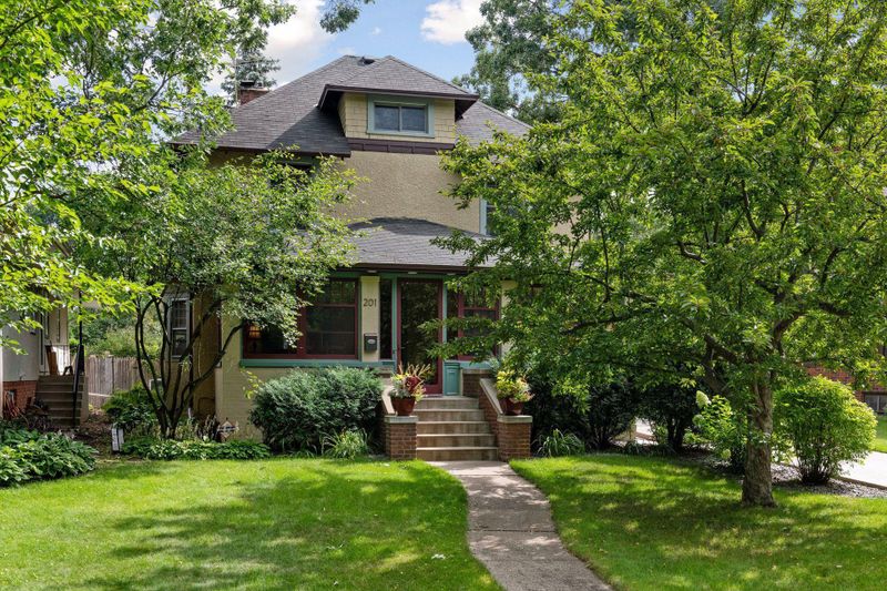 201 Rustic Lodge W, Minneapolis, MN 55419