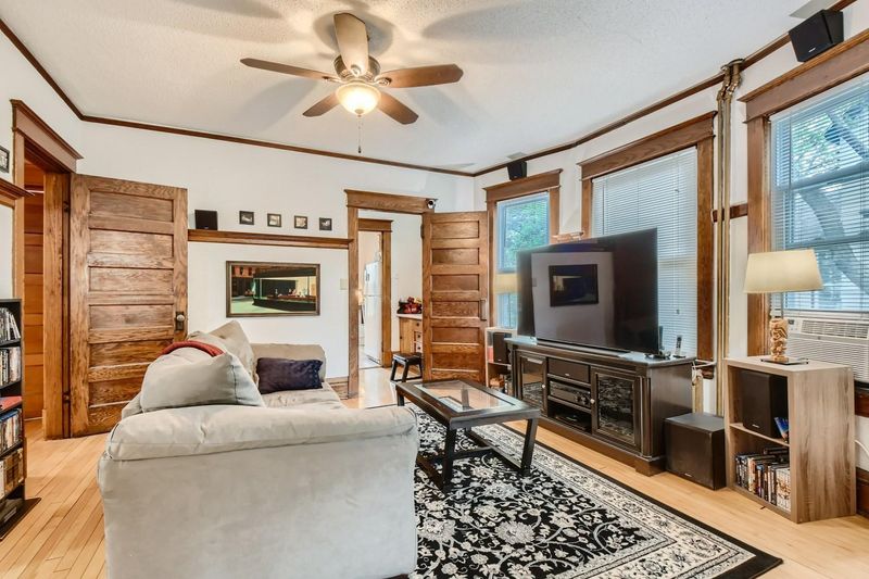 91 Isabel St W, Saint Paul, MN 55107